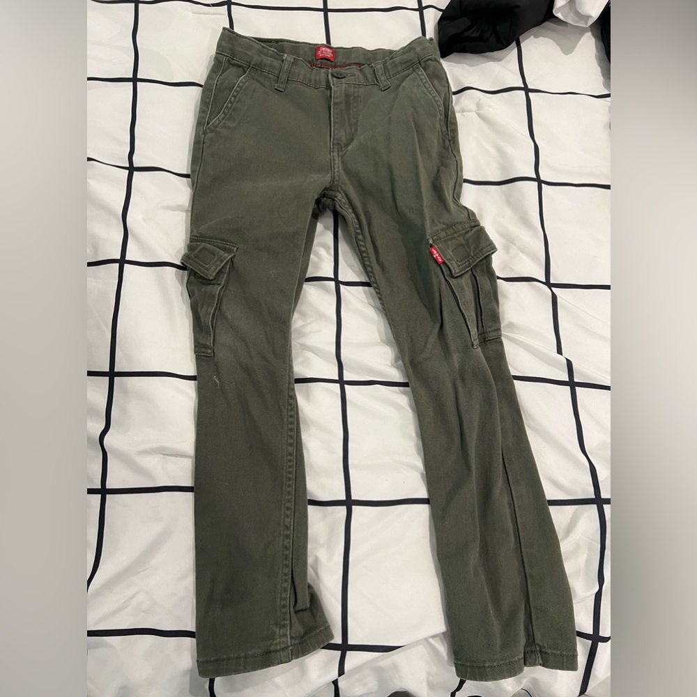 KIDS LEVI’S CARGO PANTS